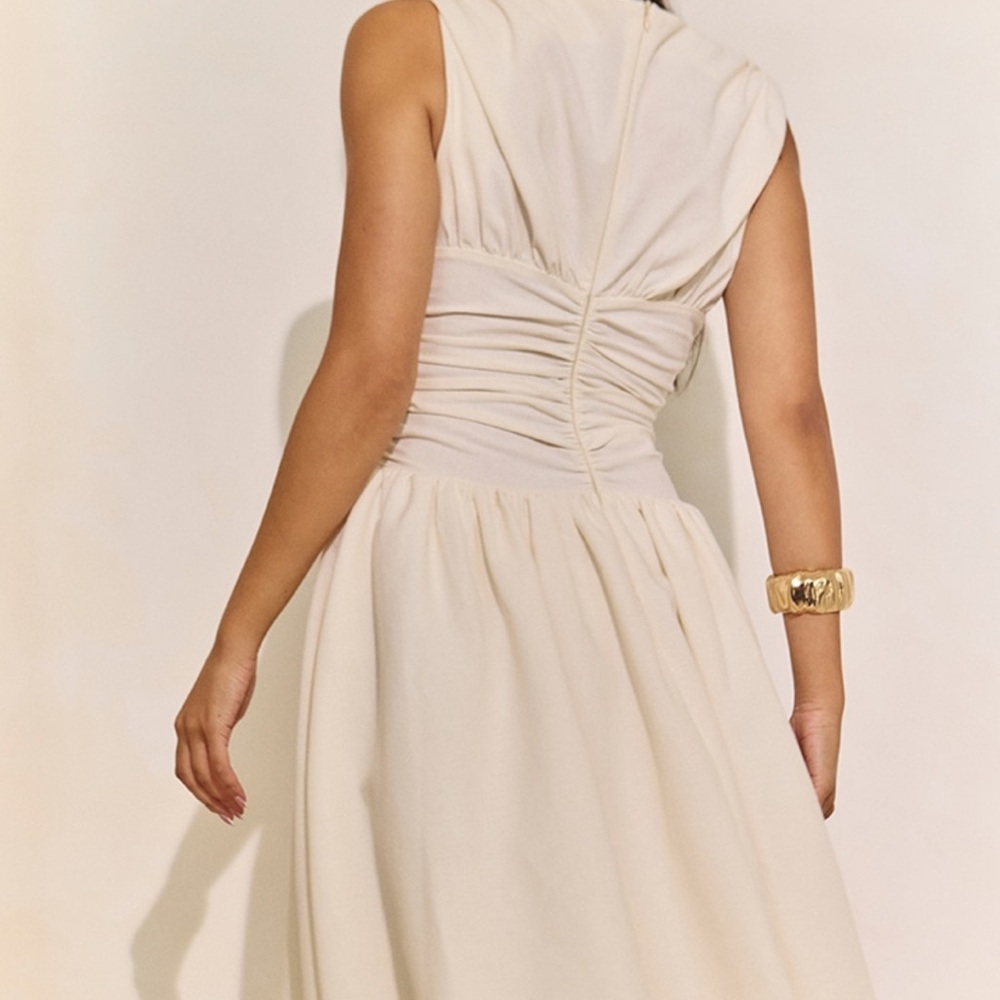 PrettyLittleThing Cream Maxi Dress - Picture 5 of 5